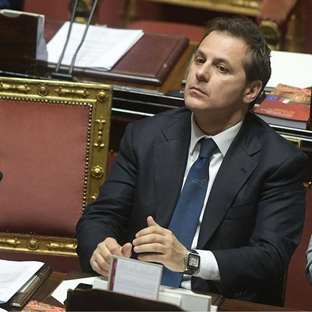 Siri, il caso non è ancora chiuso, la Lega lo difende