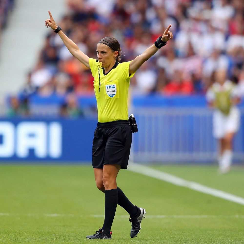 Supercoppa, Liverpool-Chelsea,prima volta arbitro donna