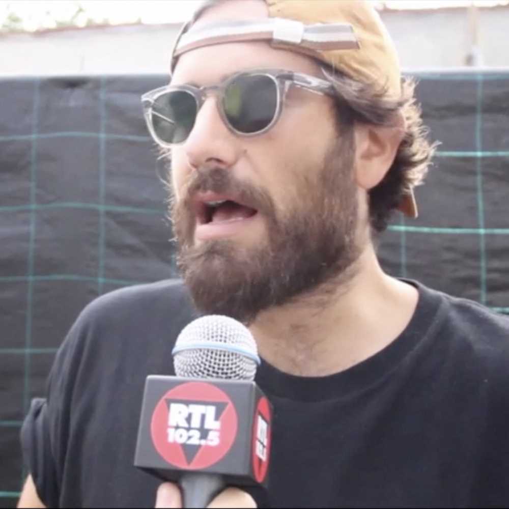 Tommaso Paradiso dei Thegiornalisti a RTL.it "Votate Riccione!!!"