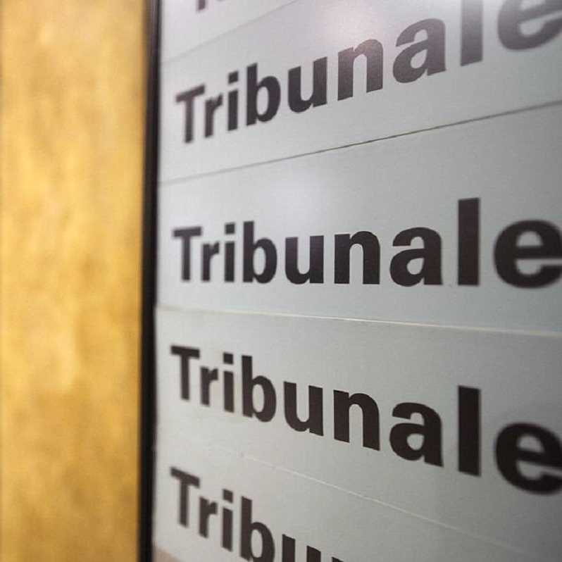 Uccise in “tempesta emotiva”, tenta il suicidio in carcere