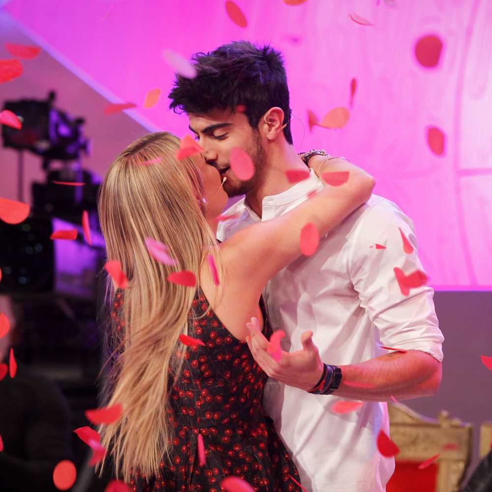 Uomini e donne, Riccardo sceglie Camilla
