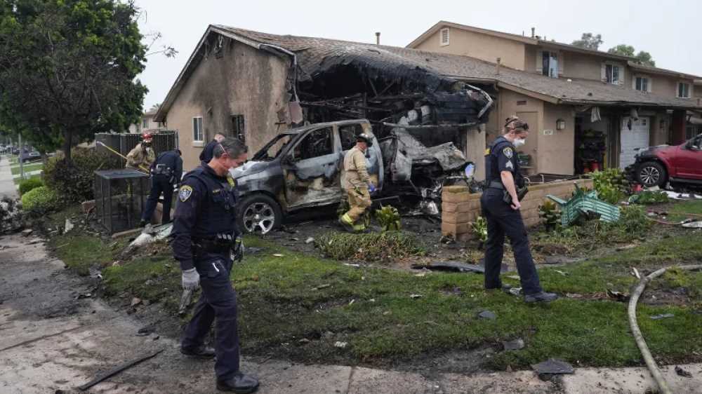 Un Cessna 550 precipita su un quartiere di San Diego: diverse le vittime. I vigili del Fuoco, scena terrificante