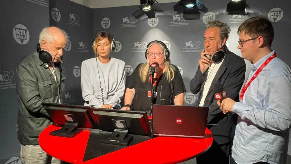 82. Mostra del Cinema di Venezia: Paolo Sorrentino, Toni Servillo e Anna Ferzetti presentano “La Grazia” a RTL 102.5