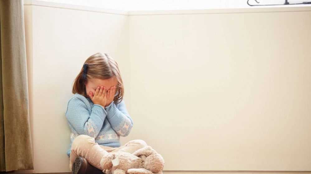 A Firenze due madri arrestate per abusi sessuali sulle figlie di 10 anni