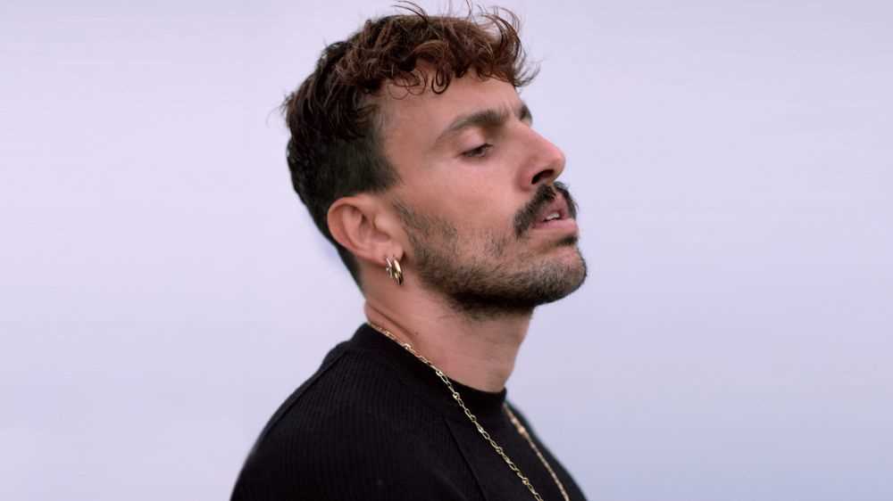 Aiello su RTL 102.5: "Sto lavorando al nuovo album. Stiamo limando le pietre sperando di farle diventare dei piccoli diamanti"