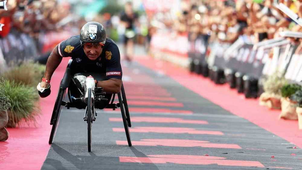 Alex Zanardi, nuovo intervento alla testa, condizioni stabili