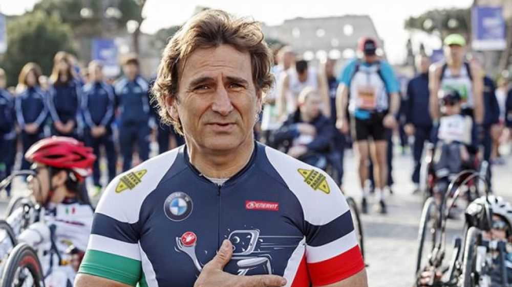 Alex Zanardi trasferito all'ospedale San Raffaele di Milano per condizioni instabili