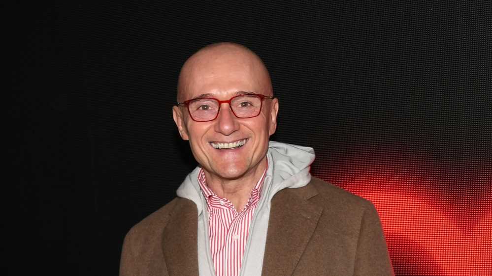 Alfonso Signorini annuncia il primo concorrente del GF Vip, si tratta di uno sportivo