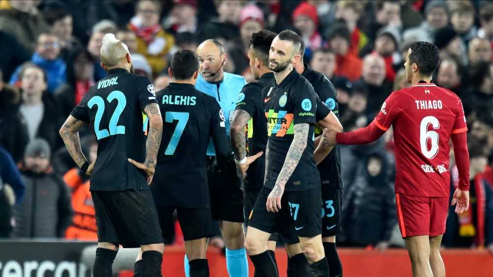 All'Inter non basta la vittoria per 1-0, il Liverpool passa il turno in Champions league