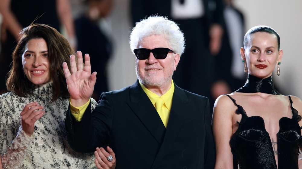 Amarga Navidad, trama e recensione del film di Pedro Almodóvar in concorso a Cannes