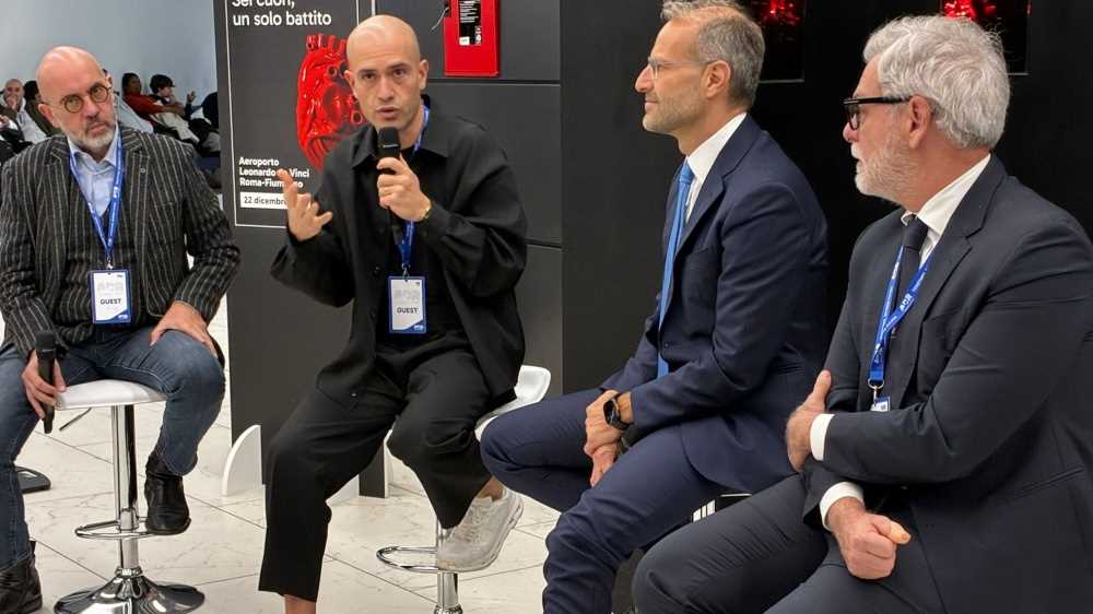 Arte e traguardi nello scalo romano di Fiumicino. Sei cuori e 50 milioni di viaggiatori