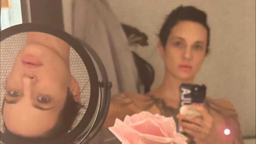 Asia Argento posa nuda su Instagram per i suoi 48 anni.