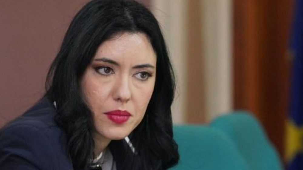 Azzolina: "I ragazzi sono felici a scuola, ci devono rimanere"