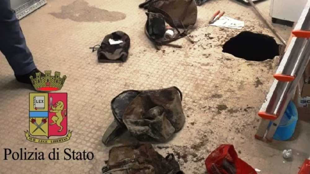 Banda del buco, 12 persone in manette. Ecco come agiscono i malviventi e quali sono i colpi clamorosi messi a segno