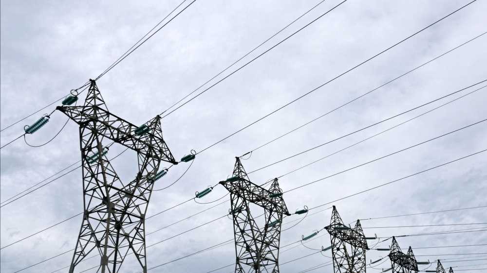 Bollettino Bce,  in Italia le famiglie pagano l’elettricità il doppio rispetto alle industrie ad alta intensità energetica