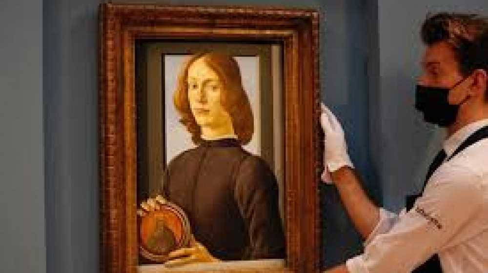 Botticelli da record a New York, il quadro "Giovane che tiene in mano un tondello" venduto all'asta per 92 milioni di dollari