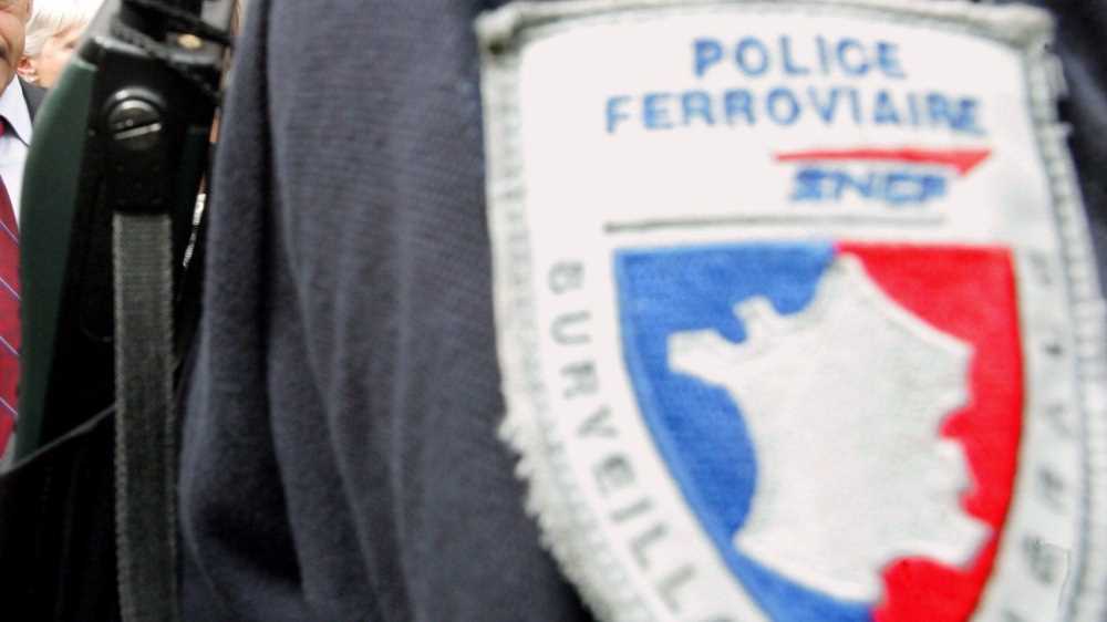 Parigi, panico nella stazione ferroviaria Gare du Nord. Sei persone ferite con un punteruolo