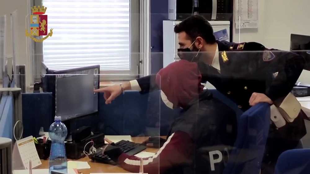 Genova, chat Telegram incitava all'odio razziale e al terrorismo. Arrestati 3 giovani