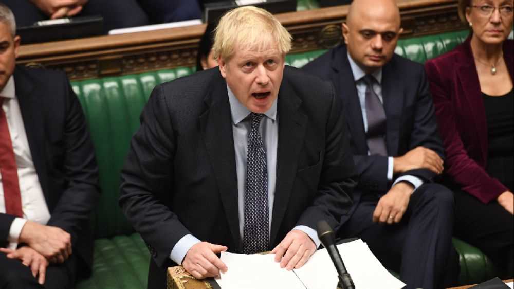 Brexit, approvato emendamento che rinvia il voto sull'accordo
