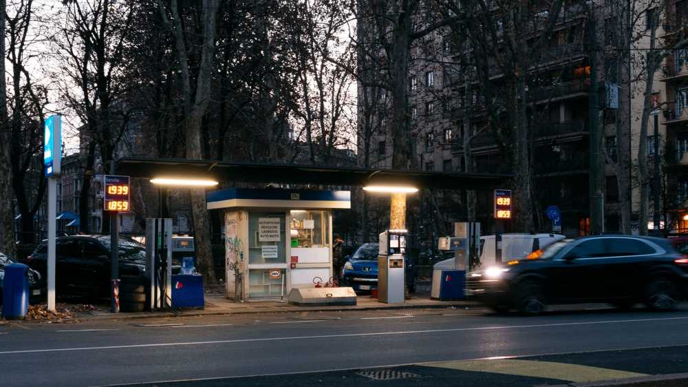 Carburanti, la trattativa continua: i gestori confermano lo sciopero, ma giovedì ci sarà un nuovo tavolo