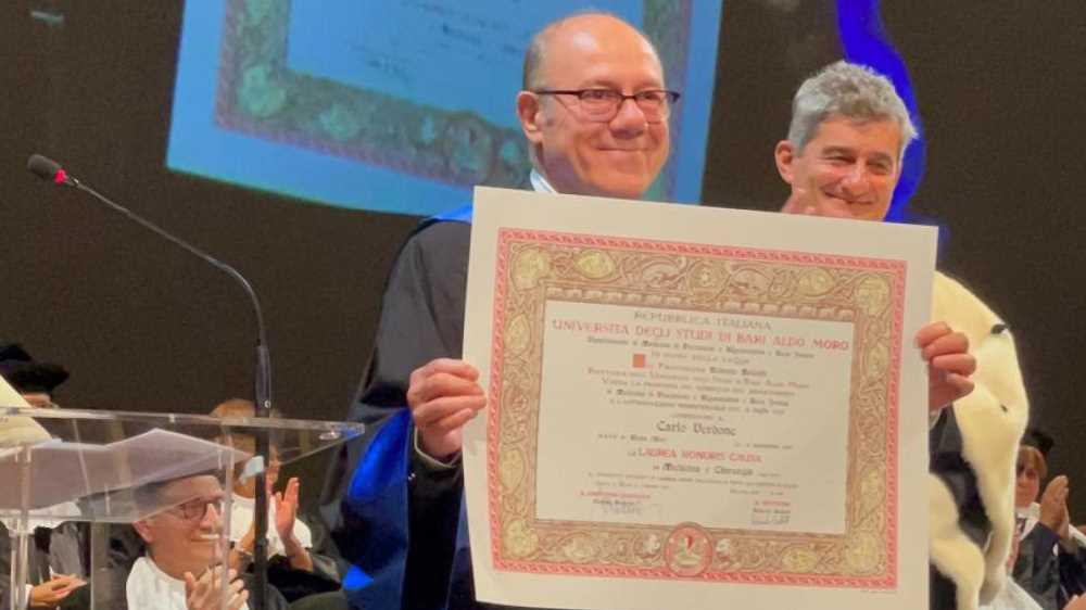 Carlo Verdone riceve la Laurea Honoris causa in Medicina a Bari