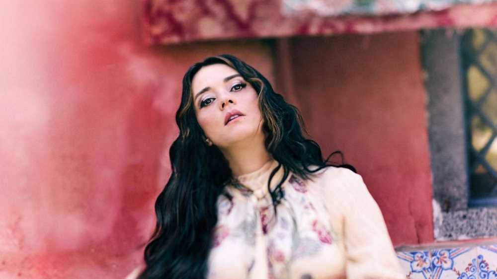 Carmen Consoli a RTL 102.5: “Sentivo l’esigenza di recuperare le mie radici ed è stato un vero e proprio lavoro culturale. Hanno partecipato anche Mahmood, Jovanotti e Leonardo Sgroi, a cui sarò per sempre grata”