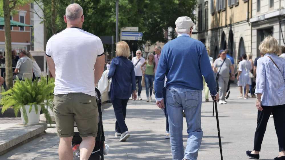 Censis, Italia paese di "sonnambuli": diffusa la paura della guerra, del clima impazzito e della crisi socio-economica