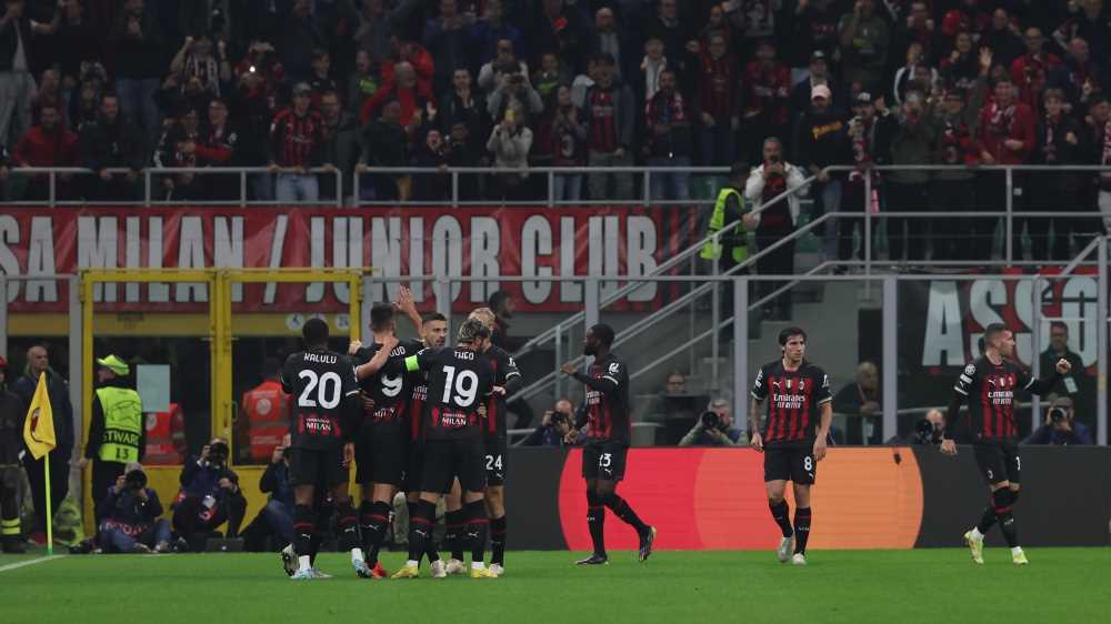 Champions League, il Milan si qualifica agli ottavi. Juventus invece ko contro Psg
