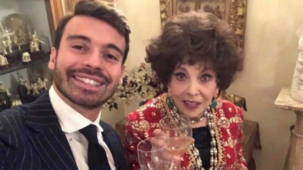 "Chi mi crede che quella pietra è un pezzo di luna?": ecco cosa mi svelò Gina Lollobrigida su Neil Amstrong