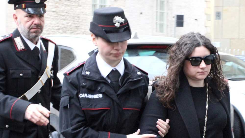 Chiara Petrolini, la mamma che seppellì due figli in giardino, condannata a 24 anni e tre mesi