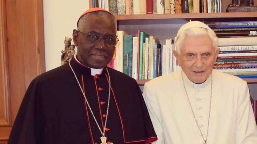 Chiesa, cardinale Sarah, Ratzinger sapeva del libro sul celibato