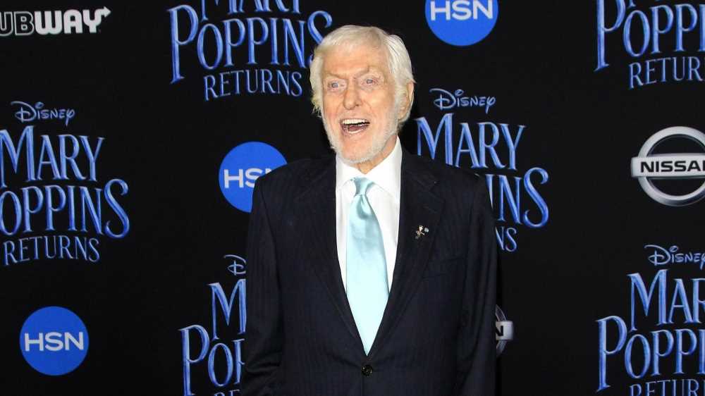 Cinema. Dick Van Dyke compie oggi 100 anni. "Voglio vivere ancora di più", dice l'attore statunitense