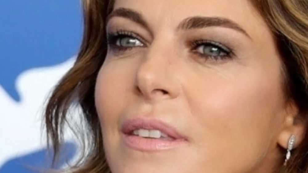 Claudia Gerini in collegamento con RTL 102.5: “Fare radio è un sogno nel cassetto, di cui ho un progetto con due amiche”