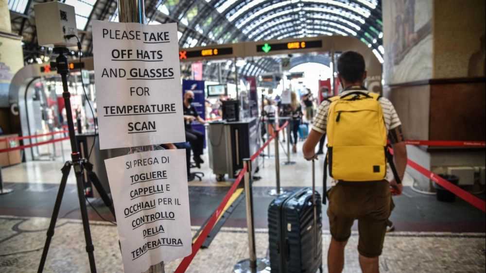 Coronavirus, aumentano i casi in Italia, l’età del contagio scende a 30 anni