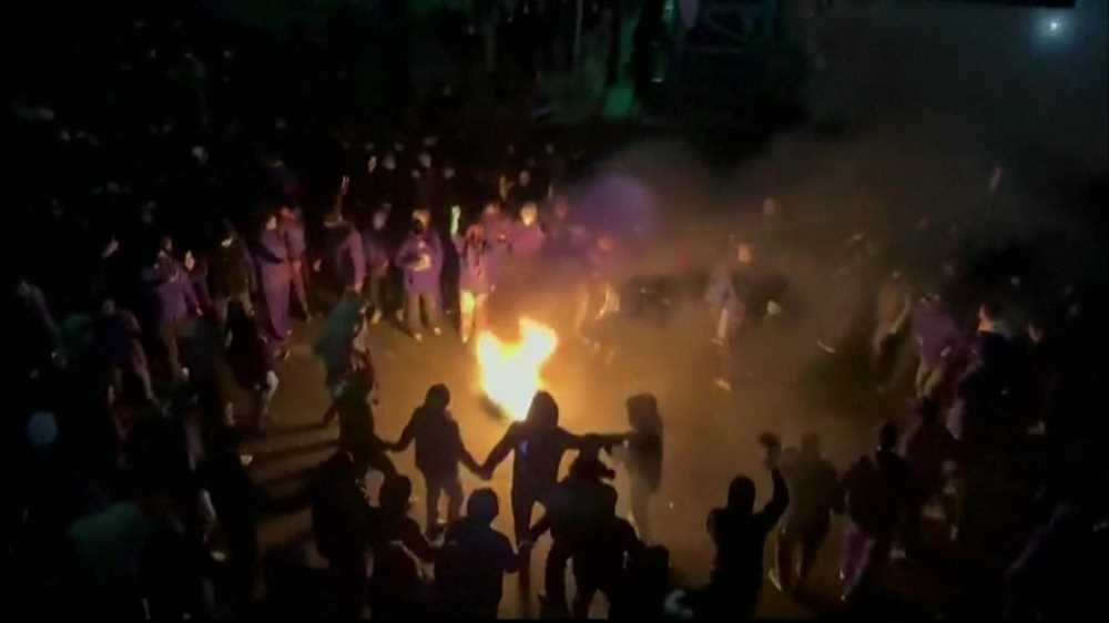 Cresce la repressione in Iran, la protesta dilaga e i manifestanti rischiano la pena di morte