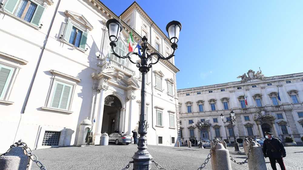 Crisi, il premier Conte alla fine si dimette e punta al terzo mandato, ma la strada appare in salita