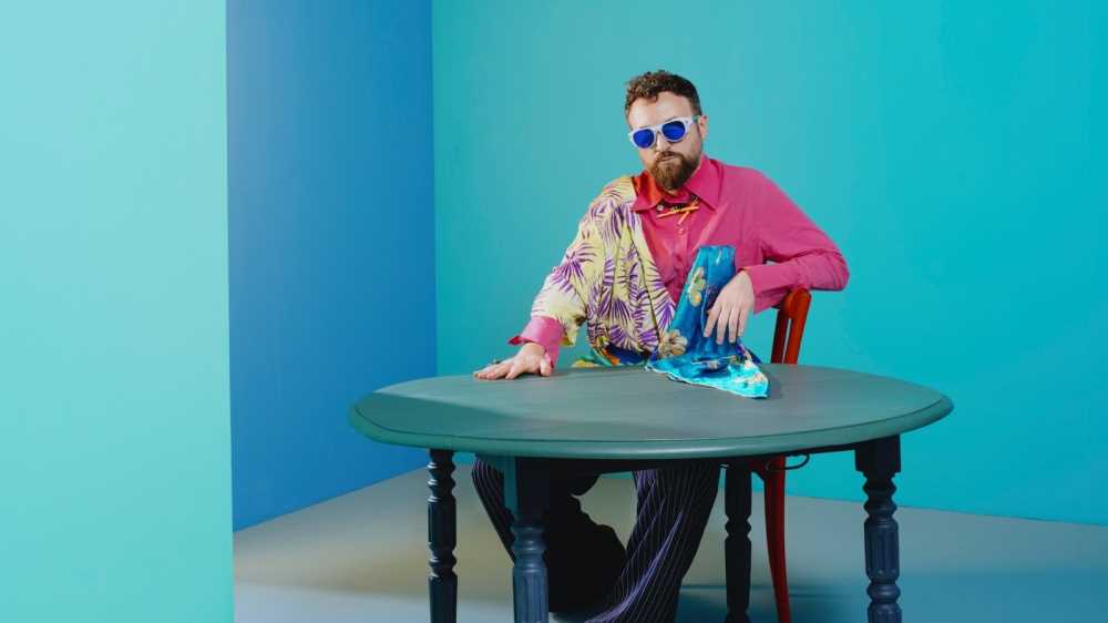 Verso Sanremo, Dargen D'Amico presenta a RTL 102.5 il brano in gara “AI AI”