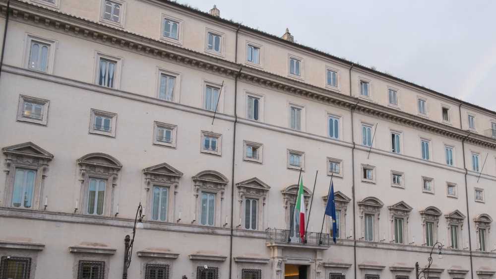 Dazi, la premier Meloni istituisce una task force ma l’opposizione attacca: “Dilettanti allo sbaraglio”