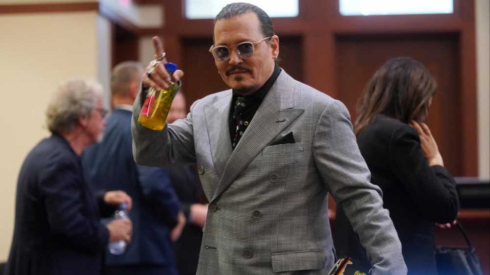 Depp-Heard: lei invoca il Primo Emendamento per un nuovo ricorso, lui suona in Italia