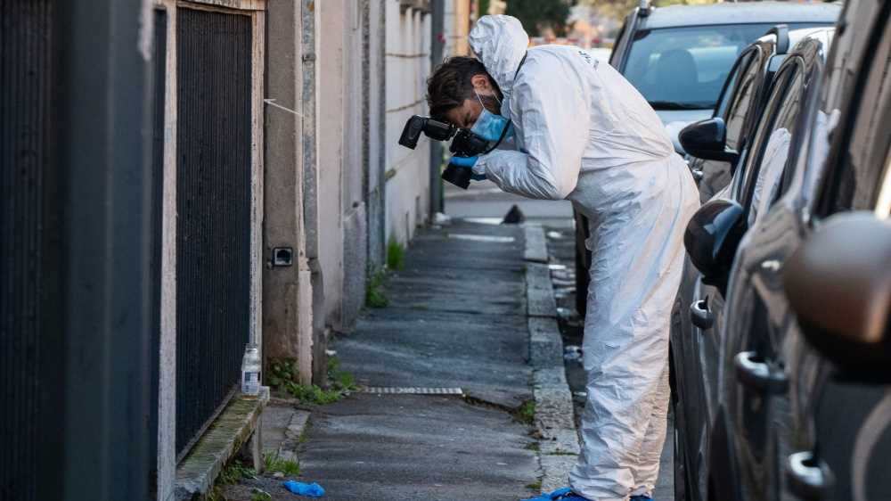 Donna morta a Milano, ritrovato il corpo in via Paruta, potrebbe essere stata violentata e uccisa