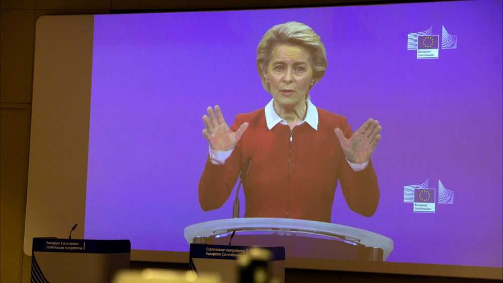 Dopo la seconda ondata, Ursula von der Leyen ipotizza la terza, spaventano i timori del  presidente della Commissione Europea in vista del Natale