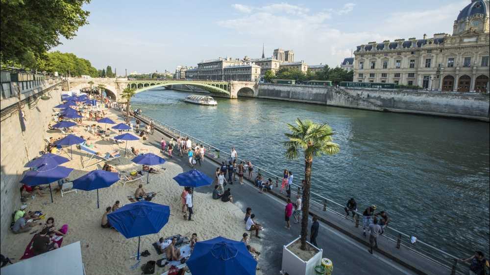 E’ boom di tuffi nella Senna, ben 50.000 parigini hanno fatto il bagno nel fiume