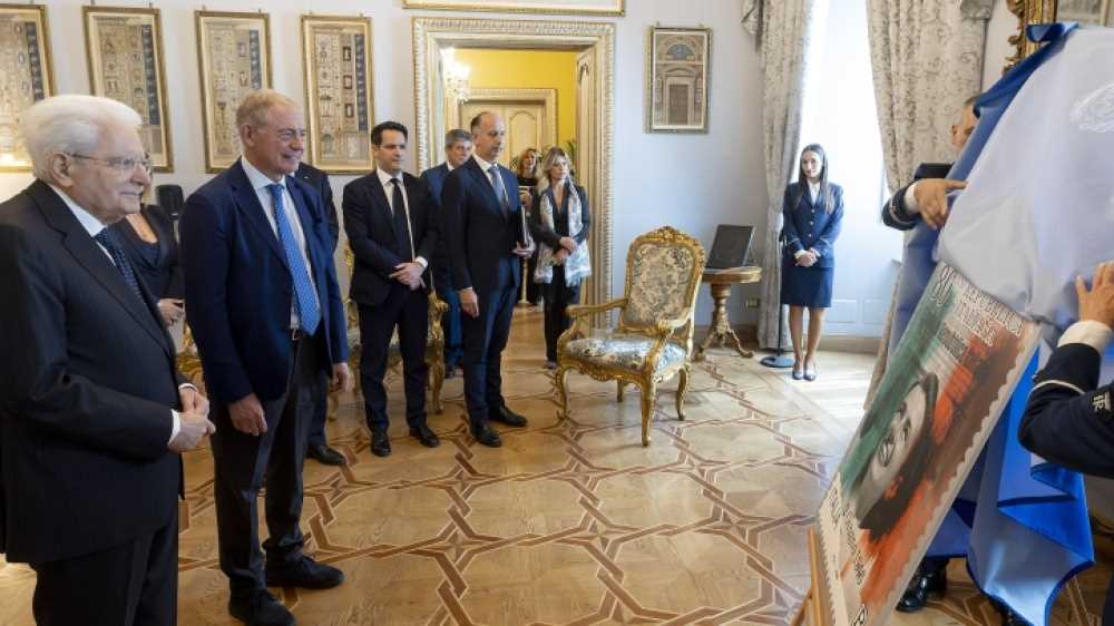 Un francobollo e una moneta per festeggiare gli 80 anni della Repubblica Italiana