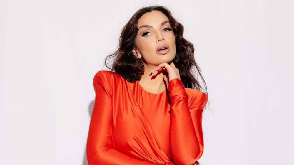 Elettra Lamborghini a Sanremo 2026 con "voilà": testo e significato del brano in gara al Festival