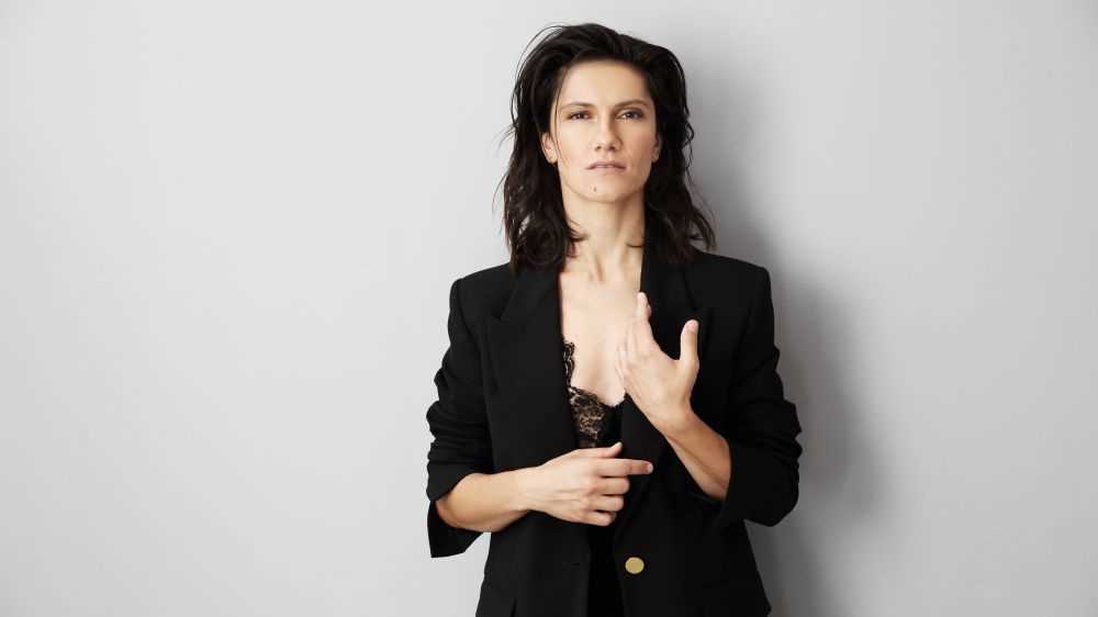 Elisa in diretta su RTL 102.5: “La positività è cruciale per ricostruire il futuro”