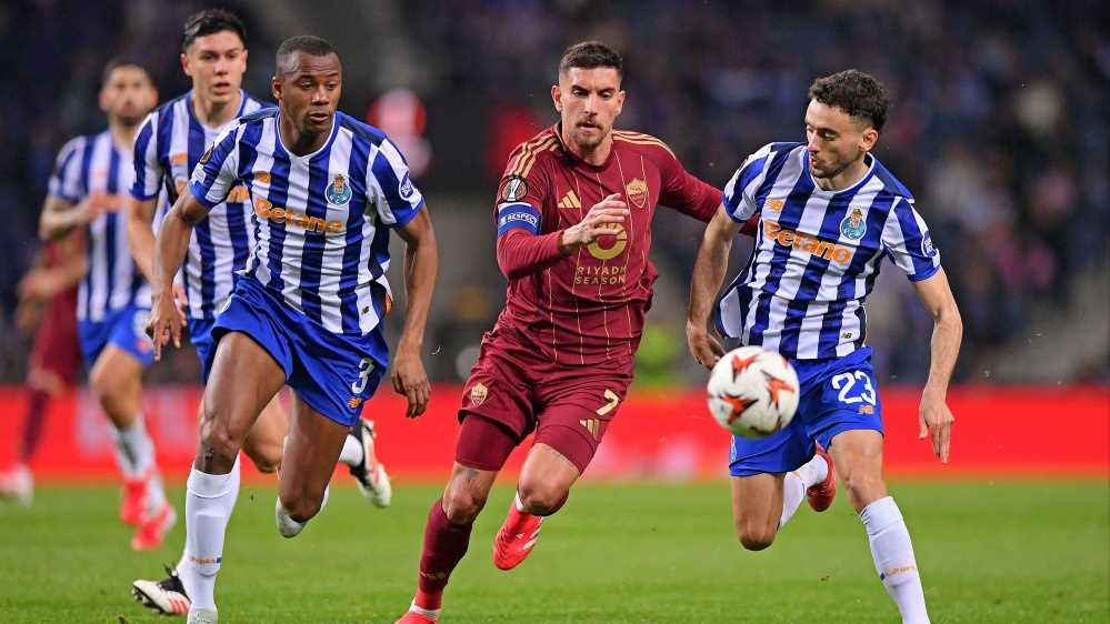 Europa League, la Roma in dieci uomini pareggia contro il Porto all'andata dei playoff