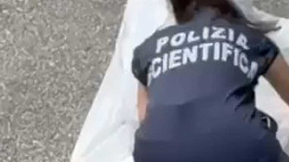 Fakir, un nuovo video mostra una chiazza di sangue sotto la testa e sul volto