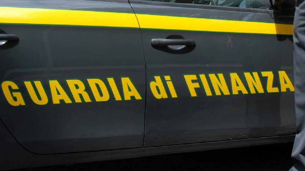 Fatture false e riciclaggio, scoperta evasione da 100 milioni di euro