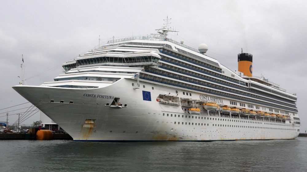 Fermata una crociera in Thailandia, controlli ad una nave a Napoli