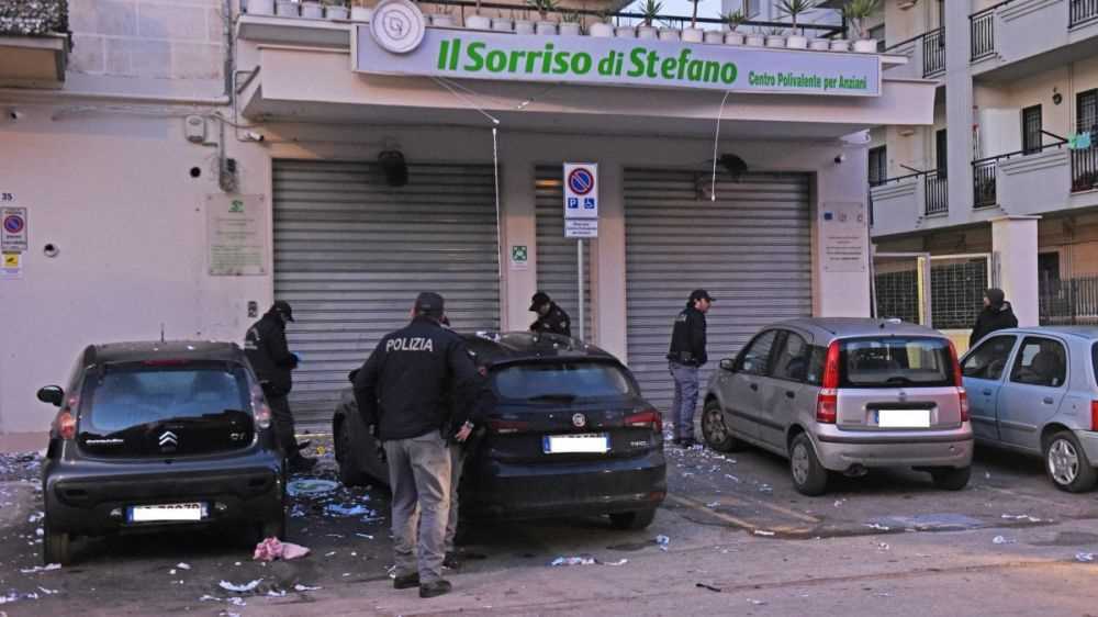 Foggia, bomba contro centro anziani, Conte, Stato non abbassa testa